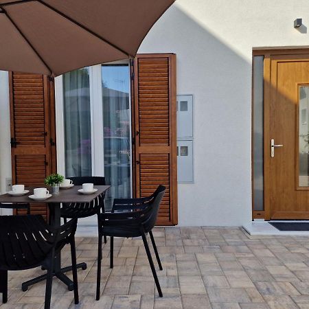 Apartments Miamare Primošten Eksteriør bilde