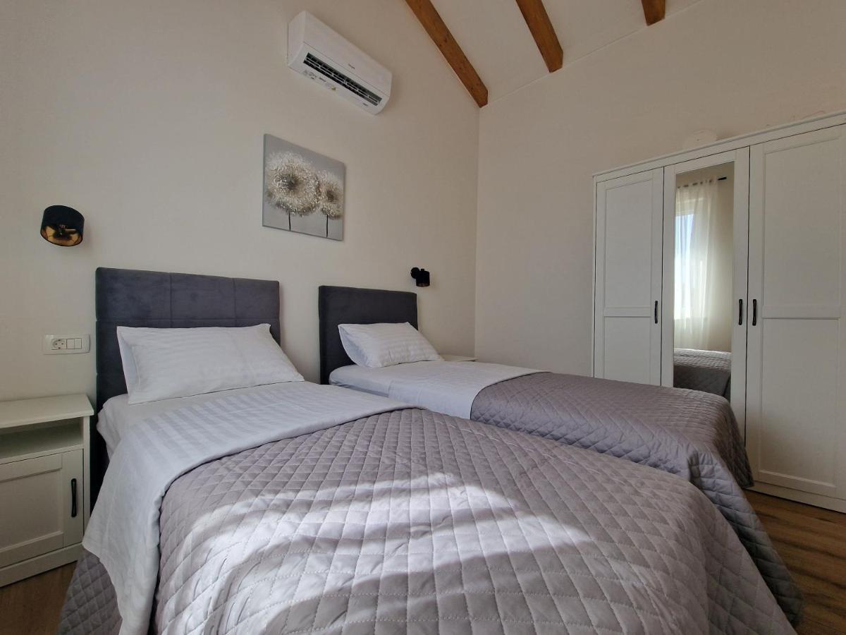 Apartments Miamare Primošten Eksteriør bilde