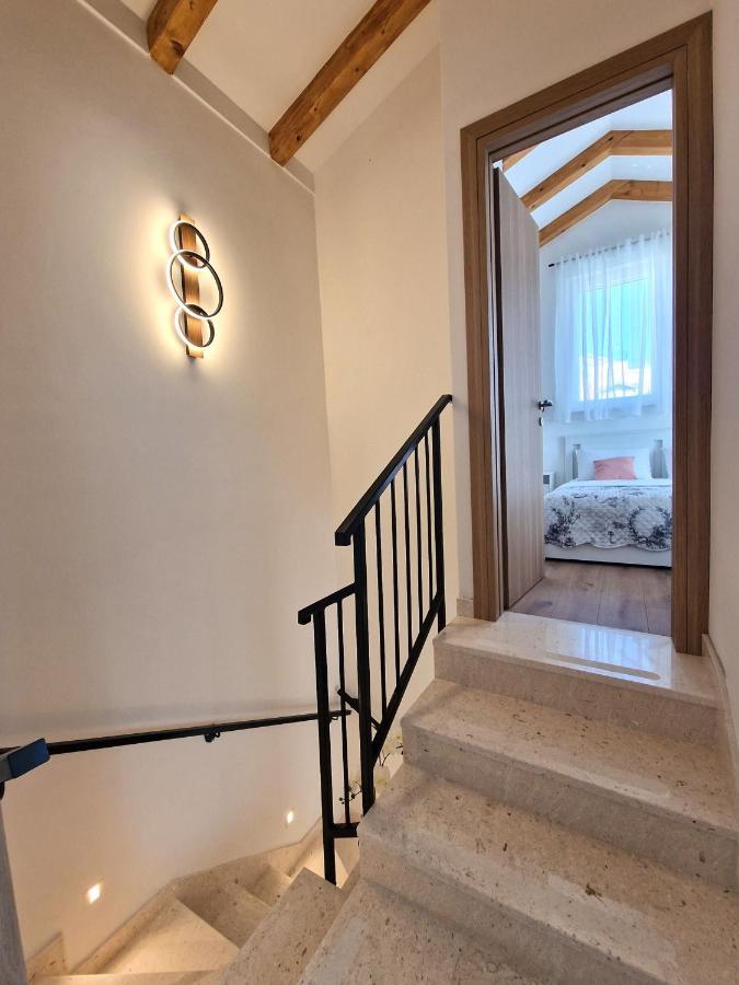 Apartments Miamare Primošten Eksteriør bilde